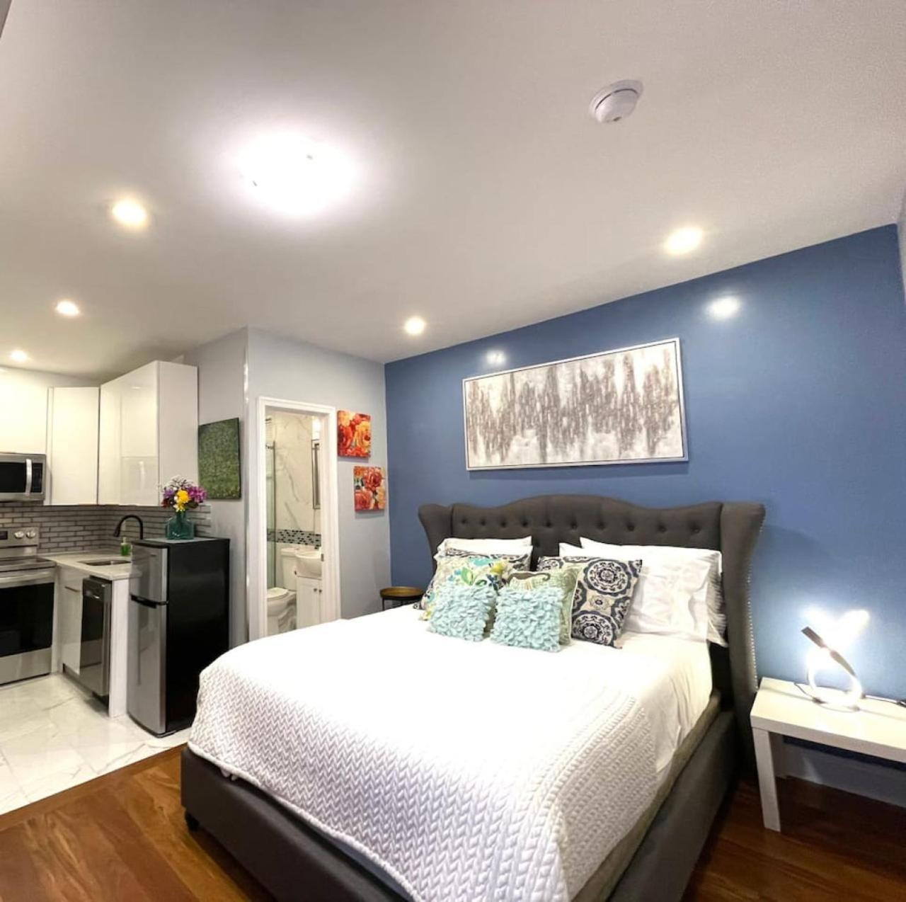 Downtown Hall Close By Kimmel Center Apartment