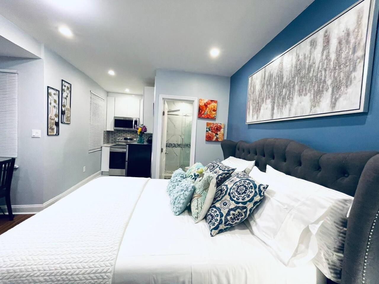 Downtown Hall Close By Kimmel Center Apartment Philadelphia